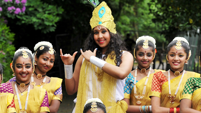 Glasgow Mela Performers at Kelvingrove Park