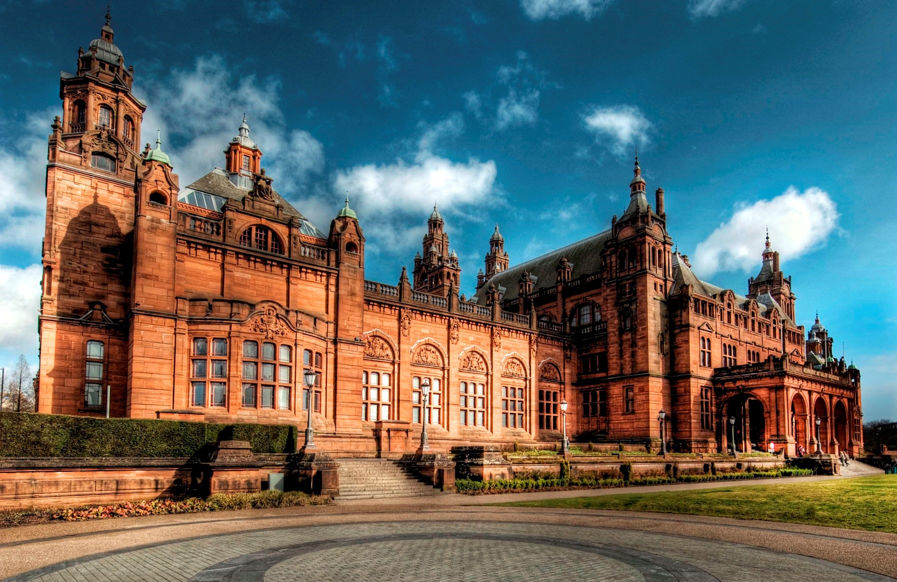 Front of Kelvingrove Art Gallery & Museum