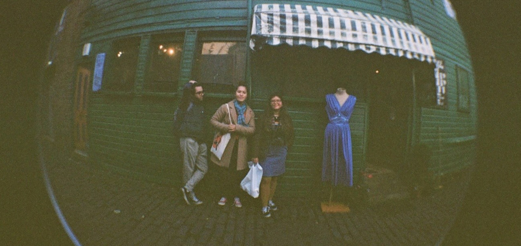 Meli Vasiloudes Bayada: Three friends and a mannequin