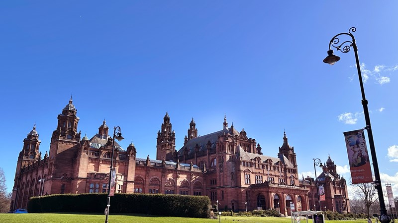 Photograph showing the outside of Kelvingrove Art Gallery and Museum